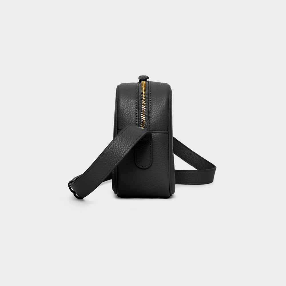 Pebble Grain Leather Vertical Camera Bag